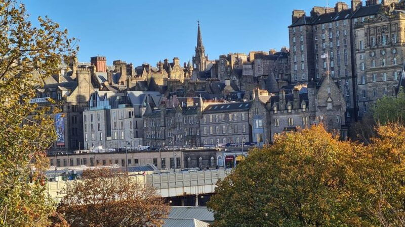 edinburgh-private-guided-tour-in-french-with-clementine