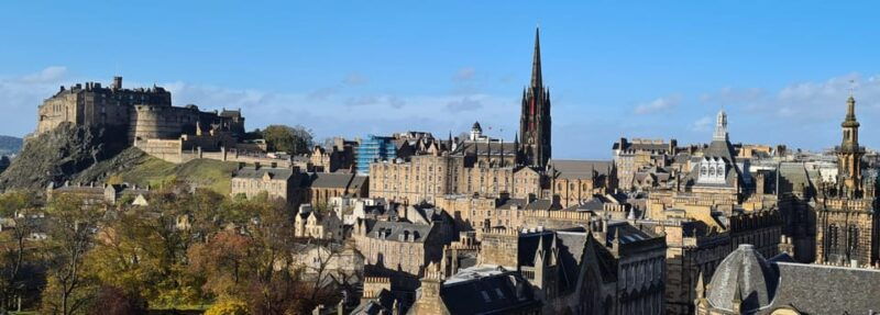 edinburgh-private-guided-tour-in-french-with-clementine