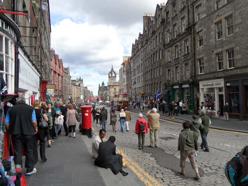 Edinburgh: Private Guided Walking Tour - Value and Pricing