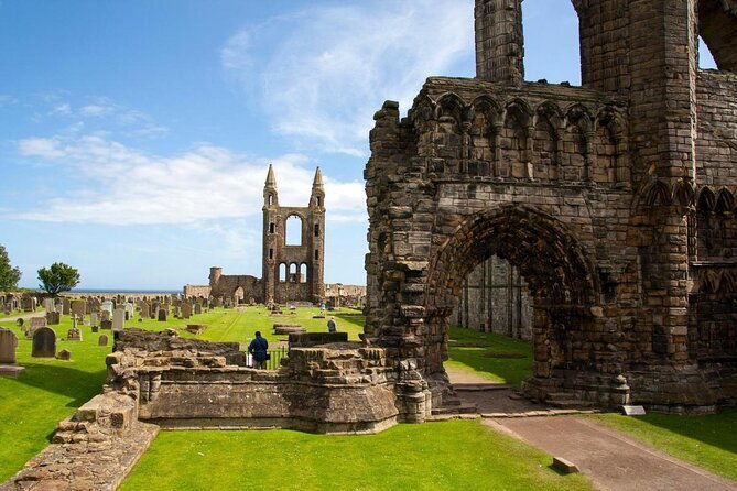 edinburgh-privately-guided-st-andrews-day-tour-in-luxury-minivan
