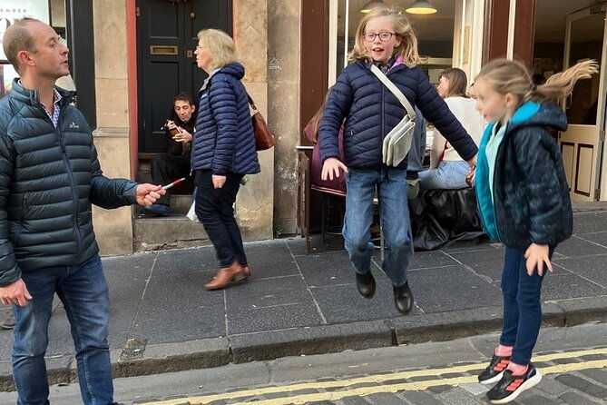 edinburgh-quest-self-guided-city-walk-immersive-treasure-hunt