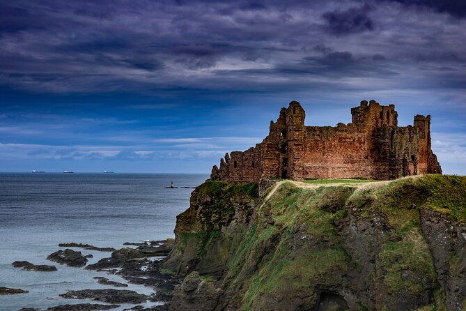 edinburgh-rosslyn-chapel-berwick-private-day-tour-in-luxury-mpv