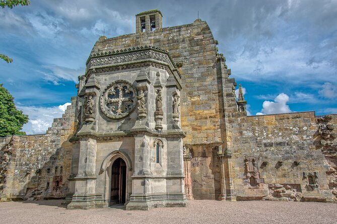 edinburgh-rosslyn-chapel-berwick-private-day-tour-in-luxury-mpv