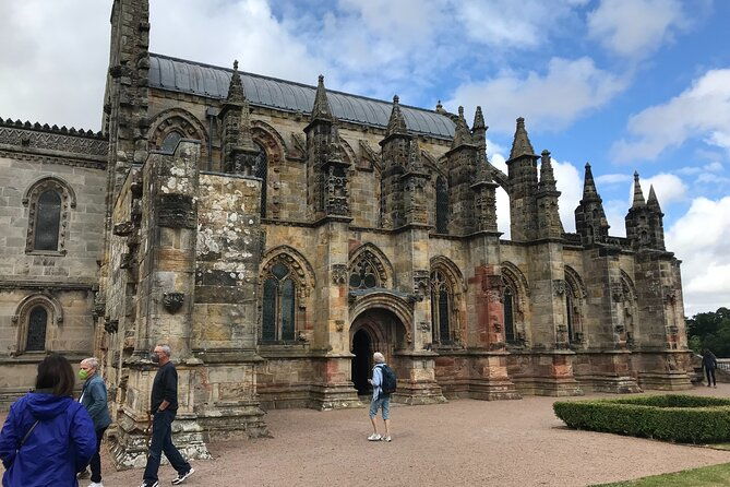 edinburgh-rosslyn-chapel-berwick-private-day-tour-in-luxury-mpv