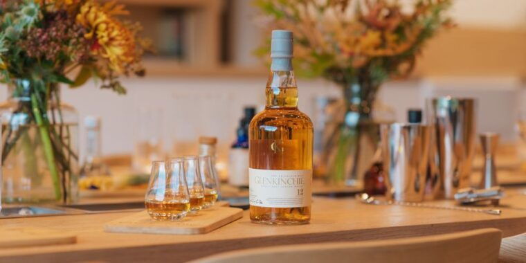 edinburgh-rosslyn-chapel-borders-glenkinchie-distillery