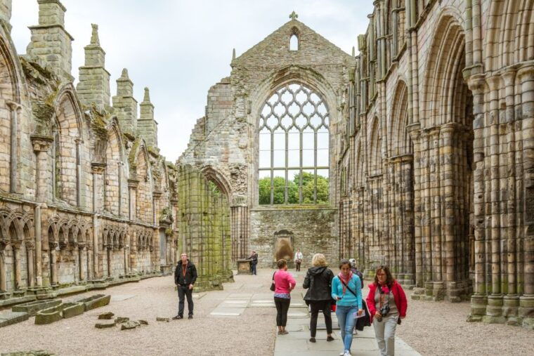 edinburgh-royal-attractions-with-hop-on-hop-off-bus-tours