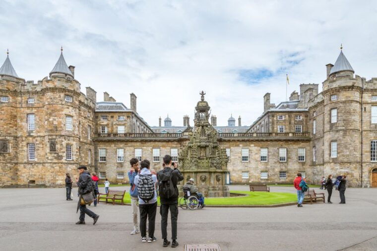 edinburgh-royal-attractions-with-hop-on-hop-off-bus-tours