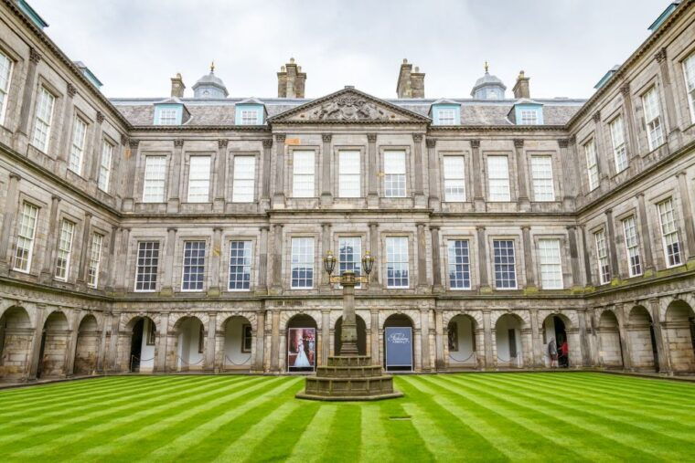 edinburgh-royal-attractions-with-hop-on-hop-off-bus-tours