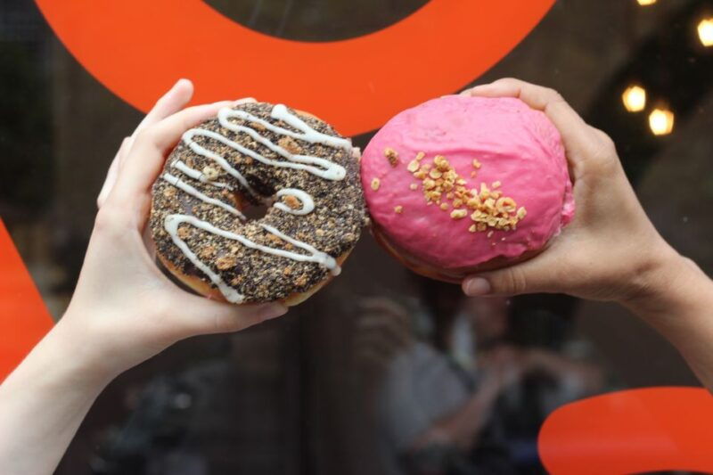 edinburgh-royal-mile-donut-tour-with-donut-tastings