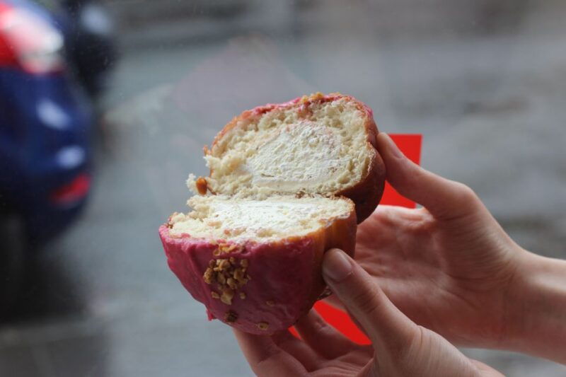 edinburgh-royal-mile-donut-tour-with-donut-tastings