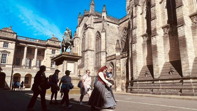 edinburgh-royal-mile-old-town-walking-tour