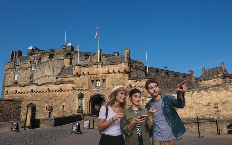 edinburgh-royal-mile-walking-tour-exploration-game