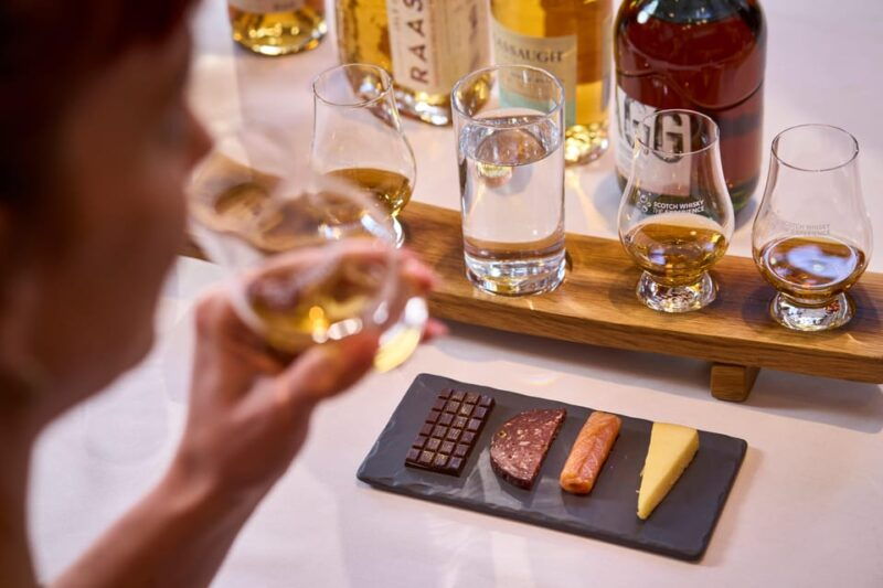 edinburgh-scotch-whisky-tasting-experience-with-canapes