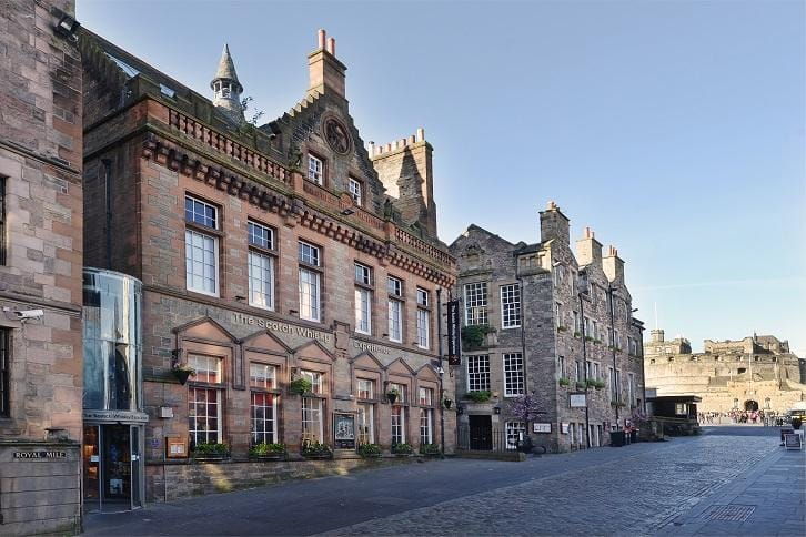 edinburgh-scotch-whisky-tasting-experience-with-canapes