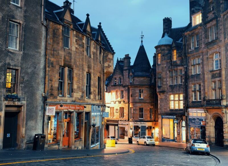 edinburgh-scottish-whisky-tasting-with-a-local-expert