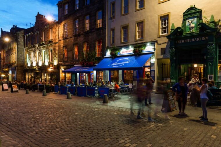 edinburgh-scottish-whisky-tasting-with-a-local-expert