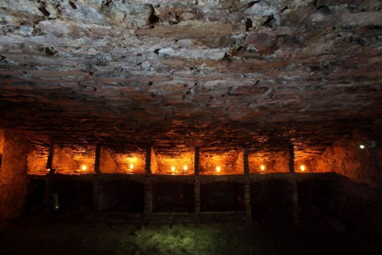 edinburgh-small-group-haunted-underground-vaults-night-tour