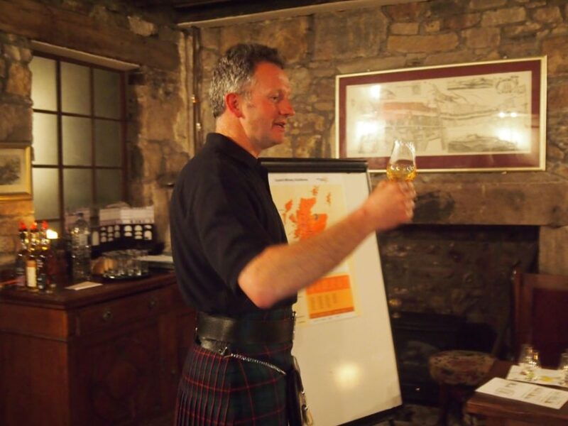 edinburgh-small-group-history-of-whisky-tour-with-tasting