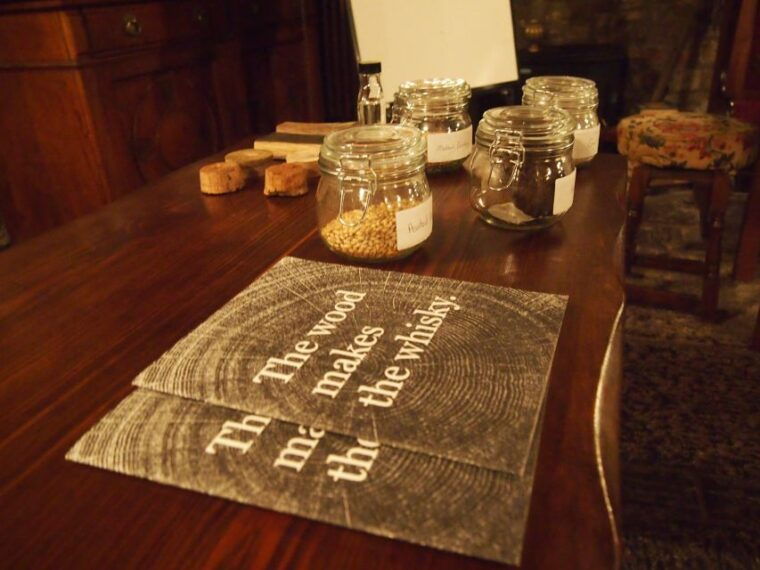 edinburgh-small-group-history-of-whisky-tour-with-tasting