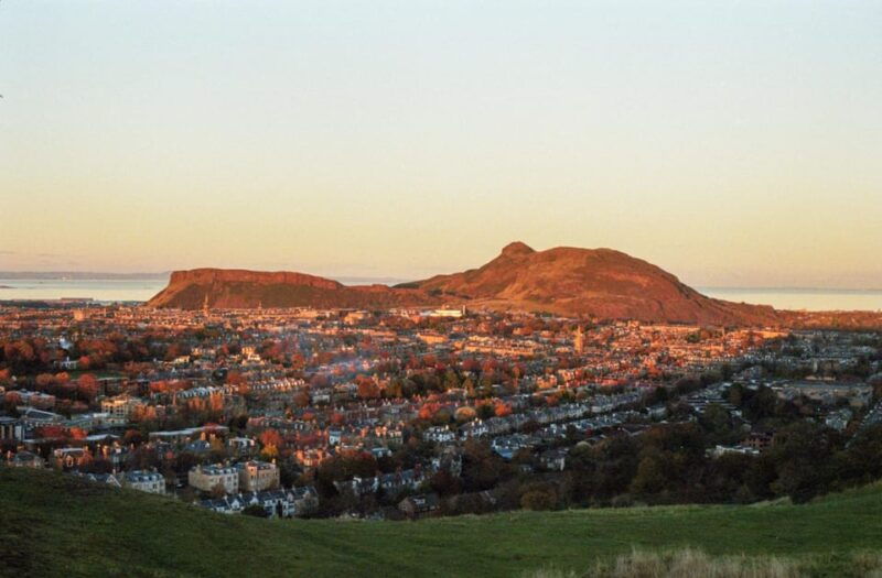edinburgh-sunset-hike-arthurs-seat-with-mountain-guide