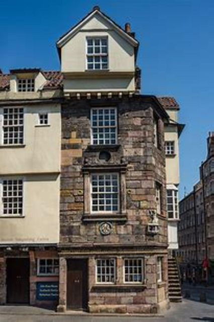 edinburgh-the-mary-queen-of-scots-guided-walking-tour