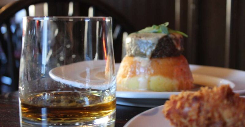 edinburgh-tolbooth-tavern-haggis-taster-whisky-sampling