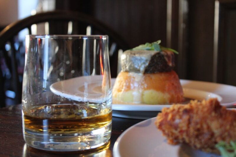 edinburgh-tolbooth-tavern-haggis-taster-whisky-sampling