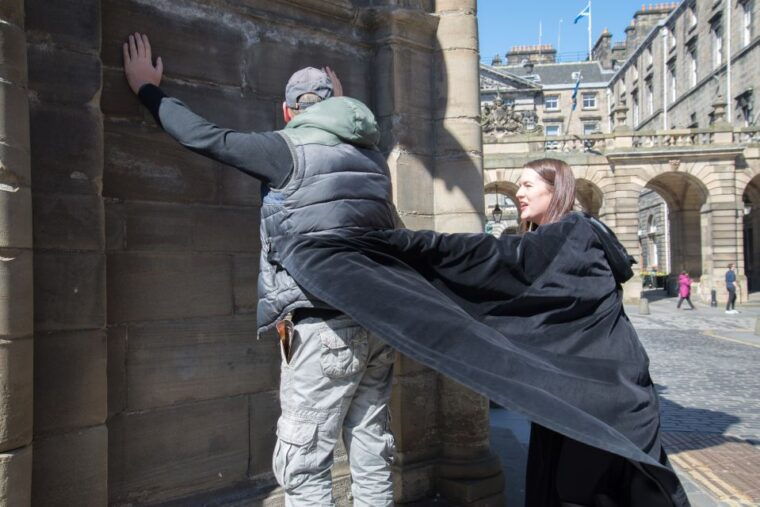 edinburgh-underground-vaults-evening-ghost-tour-with-whisky