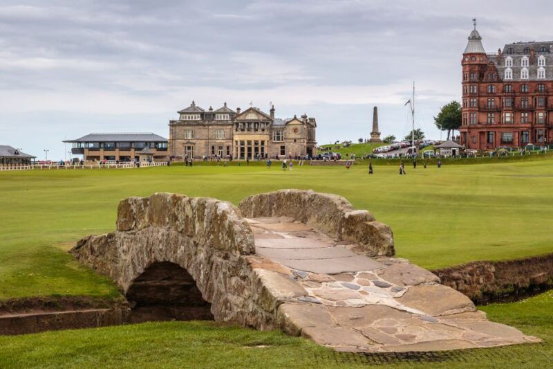 edinburghs-hidden-treasures-black-taxi-tour
