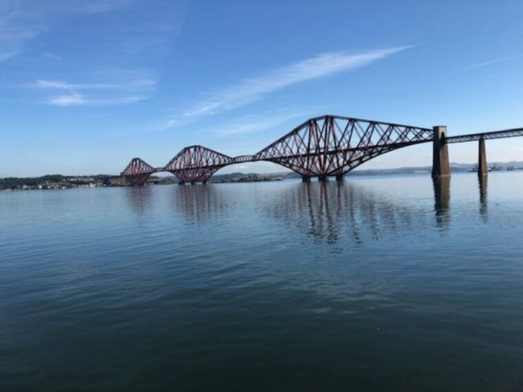 edinburghs-hidden-treasures-black-taxi-tour