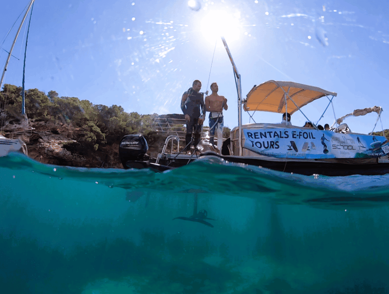 efoil-from-boat-1-fliteboard-1-or-2-riders-sharing