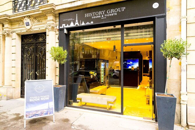 eiffel-tower-access-to-2nd-floor-and-summit-option-with-host