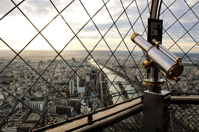 eiffel-tower-access-to-2nd-floor-summit-with-host-by-lift