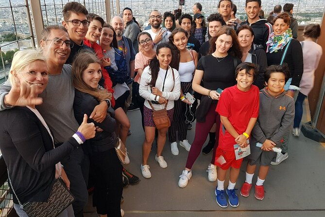 eiffel-tower-guided-tour-by-the-stairs-up-to-second-floor