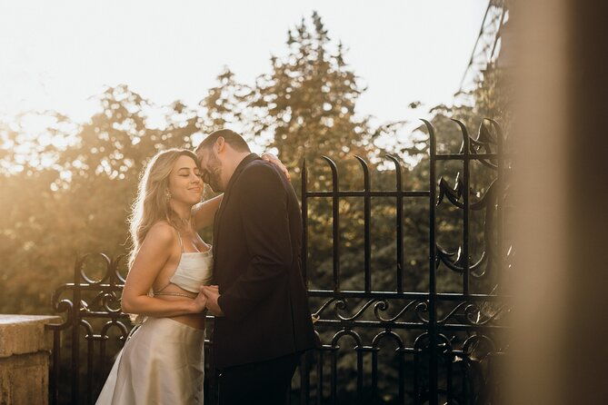 eiffel-tower-private-photoshoot-with-a-professional-photographer