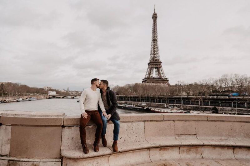 eiffel-tower-proposal-lgbtqia-1h-photographer