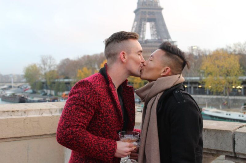 eiffel-tower-proposal-lgbtqia-1h-photographer