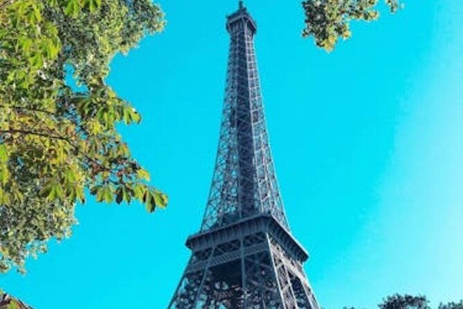 eiffel-tower-via-lift-with-representative-assistance