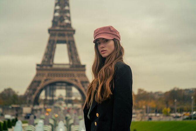 eiffel-tower-walking-free-tour-with-selfie-and-photoshoot