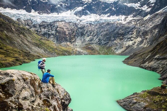 el-altar-volcano-trekking-yellow-lagoon-full-day