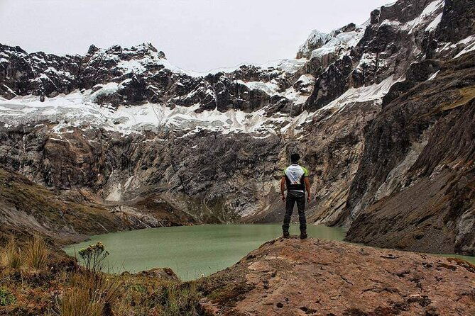 el-altar-volcano-trekking-yellow-lagoon-full-day