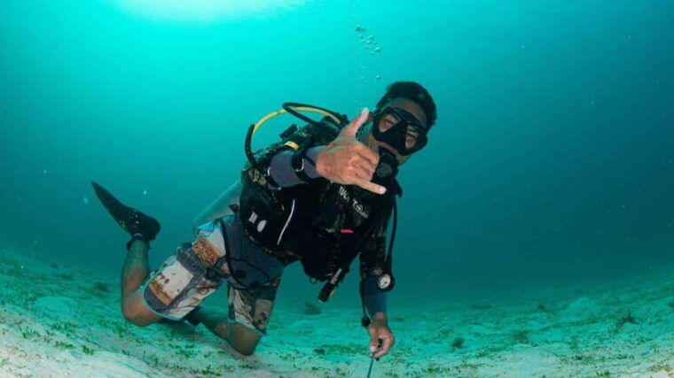 el-nido-discover-scuba-diving-with-manta-rays-in-sibaltan