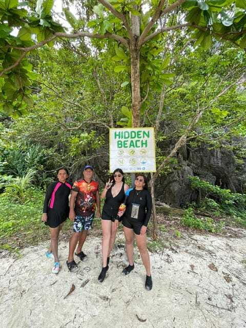 el-nido-island-hopping-and-snorkeling-private-boat-tour