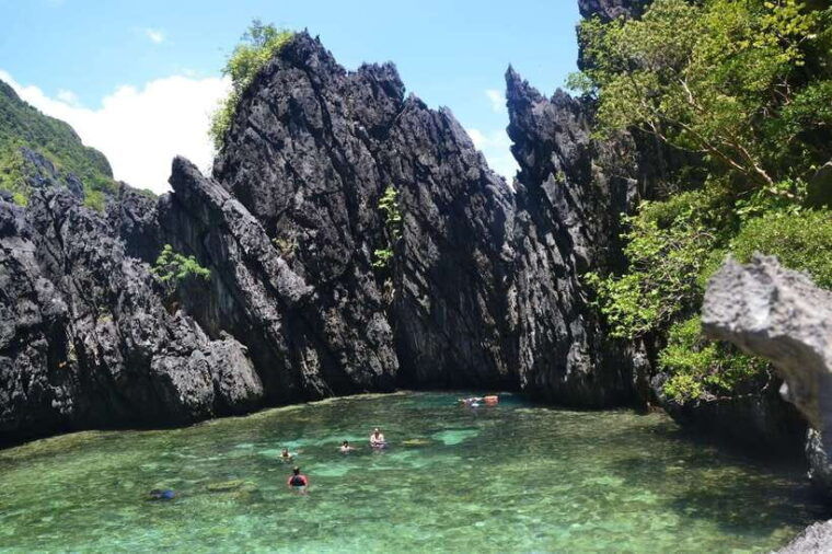 el-nido-island-hopping-tour-c-hidden-beaches-shrine