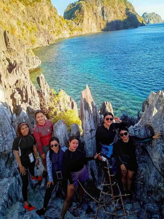 el-nido-tour-c-with-matinloc-shrine-and-white-sand-beaches