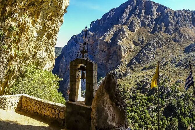 elafonisi-beach-agia-sofia-cave-day-tour