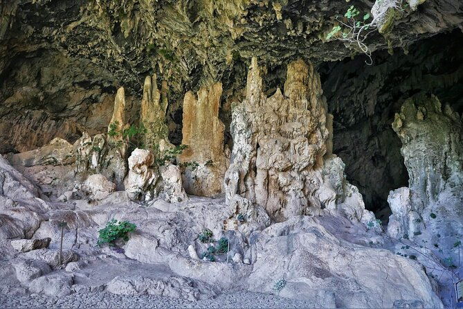 elafonisi-beach-agia-sofia-cave-day-tour