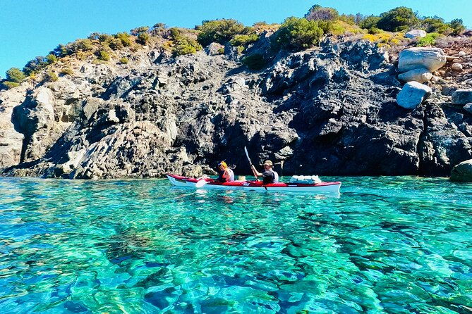 elba-island-full-day-sea-kayak-tour-2