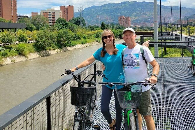 electric-bike-city-tour-medellin-viewpoints-local-snacks-and-drink-tastings