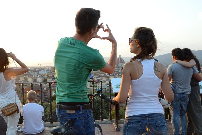 electric-bike-night-tour-of-florence-with-amazing-view-from-michelangelo-square